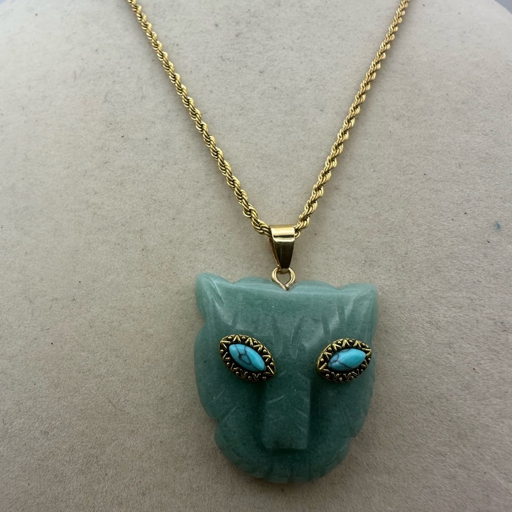 Green Aventurine Panther Pendant Necklace on Stainless Steel Rope Chain - Picture 8 of 9